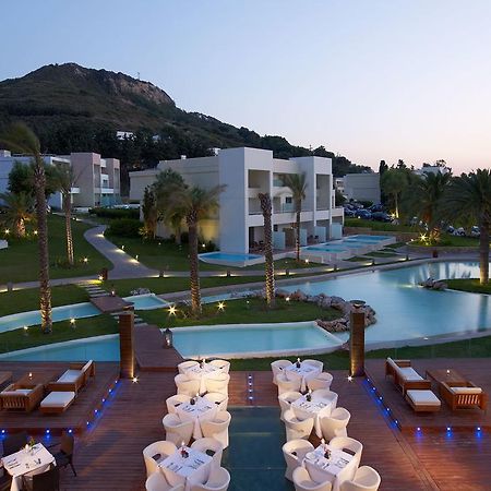 Rodos Palace Hotel Ixia  Exterior foto The resort at night
