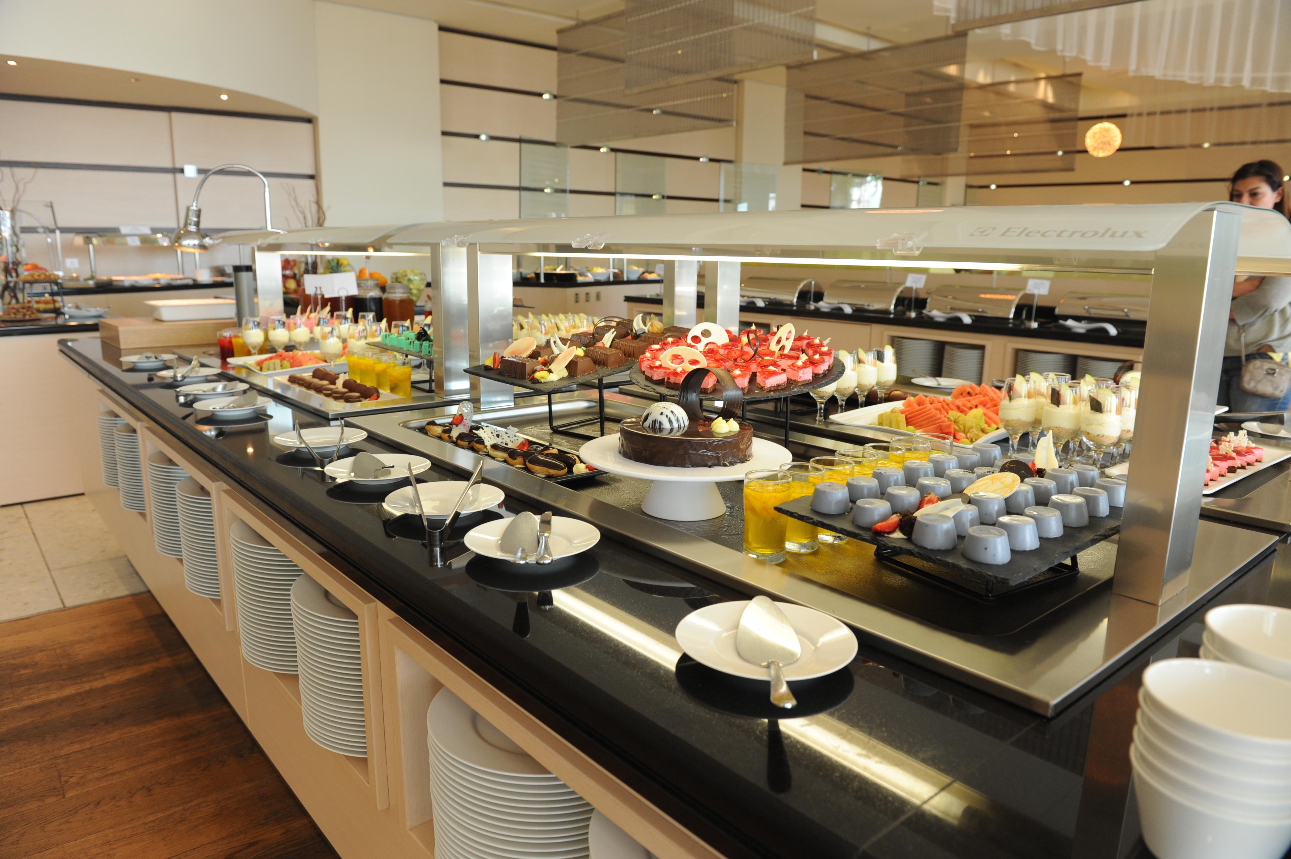 Rodos Palace Hotel Ixia  Exterior foto A dessert buffet